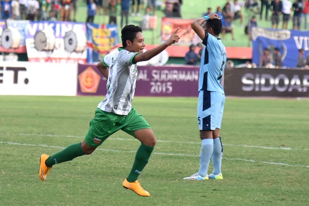 Persela Lamongan Vs Pusamania Borneo