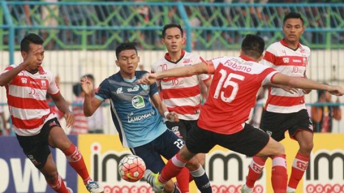 Persela vs Madura United